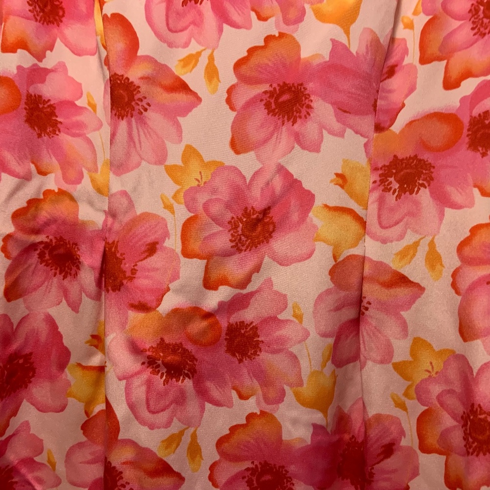 Bold floral dress - Picture 4 of 9